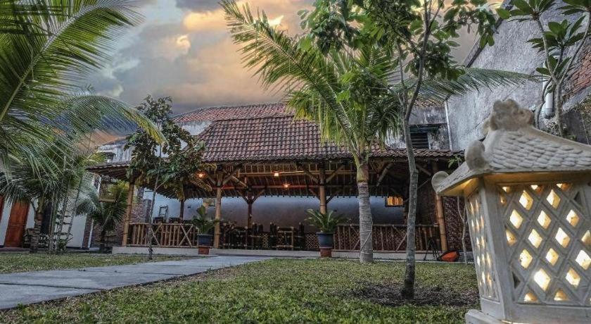 Malioboro Garden Hotel Yogyakarta Exterior foto