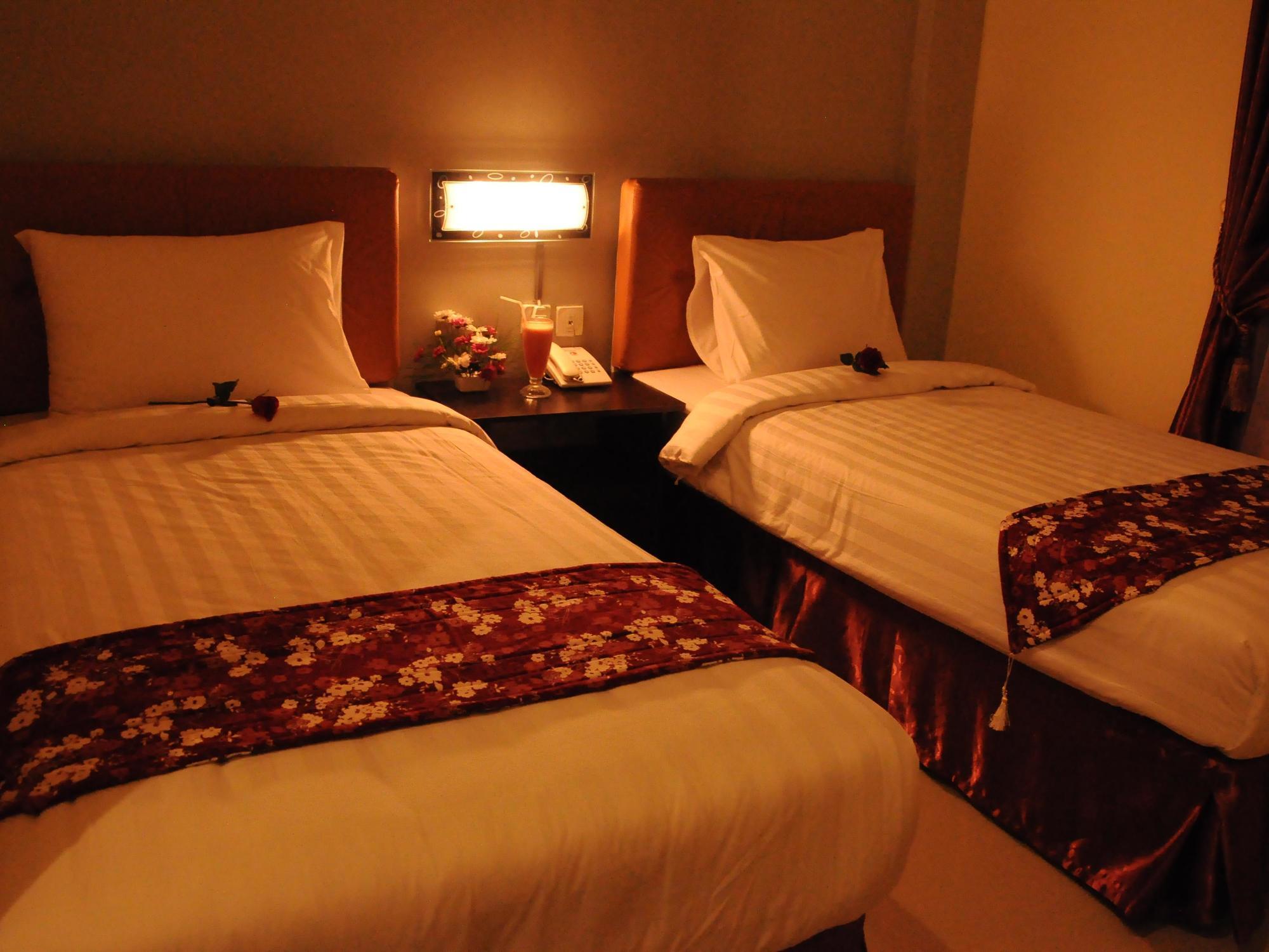 Malioboro Garden Hotel Yogyakarta Exterior foto